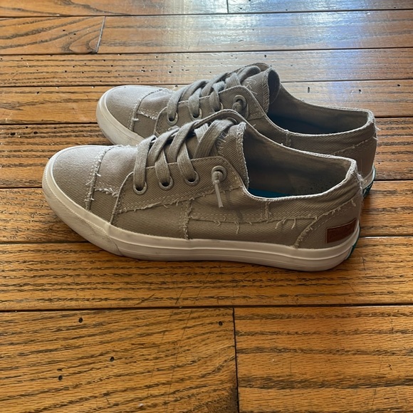 Blowfish Shoes, Tan in Color, Size 6.5 - Picture 1 of 4